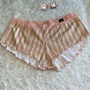 Cute striped cotton hipster with lace waist and ruffled legs